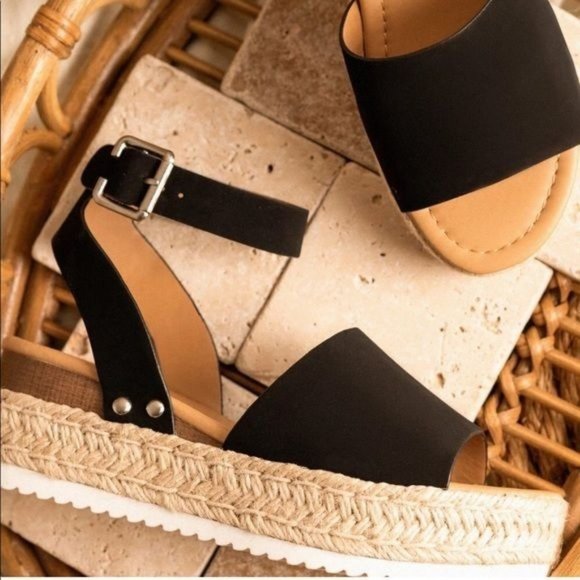!! NEW !! Platform Espadrille Sandals in Black - Picture 4 of 9